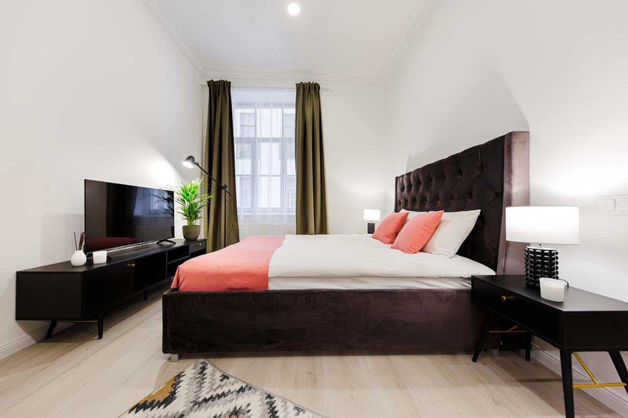Rigaapartment Elizabetes 22 Self-Service Aparthotel Exterior photo
