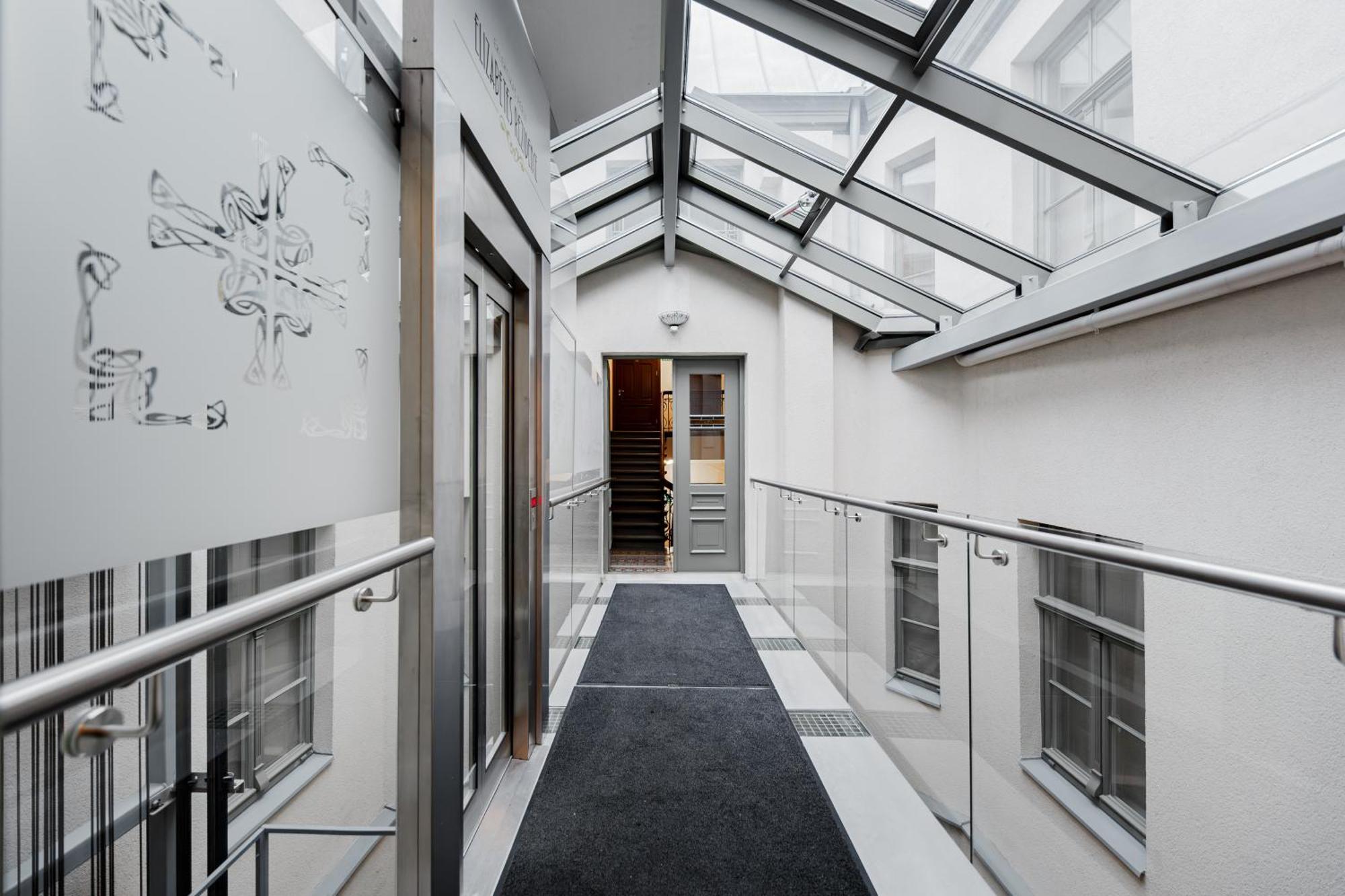Rigaapartment Elizabetes 22 Self-Service Aparthotel Exterior photo